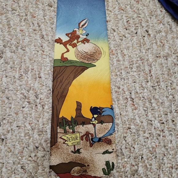 Warner Bros. Other - Roadrunner Wylie Coyote 1994 Tie Balancine